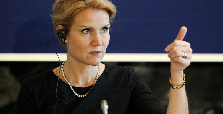 800px-Danmarks_statsminister_Helle_Thorning-Schmidt_vid_de_nordiska_statsministrarnas_mote_vid_Nordiska_Radets_session_i_Kopenhamn_(2)