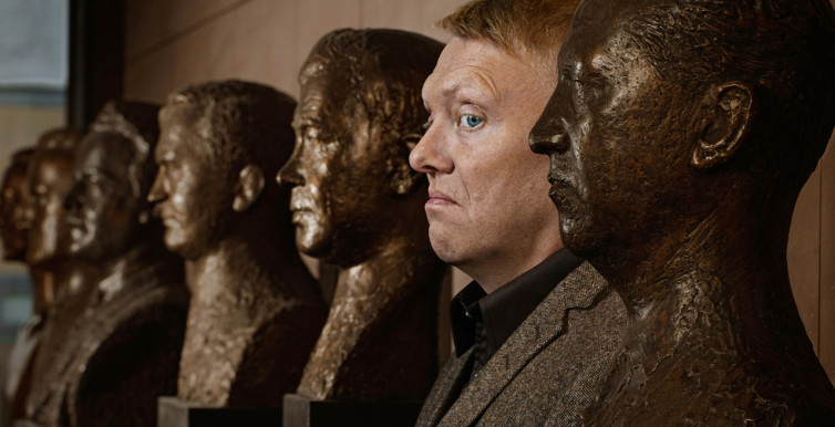 Jon_Gnarr_Statues